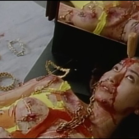 Splatter: Naked Blood (1996)